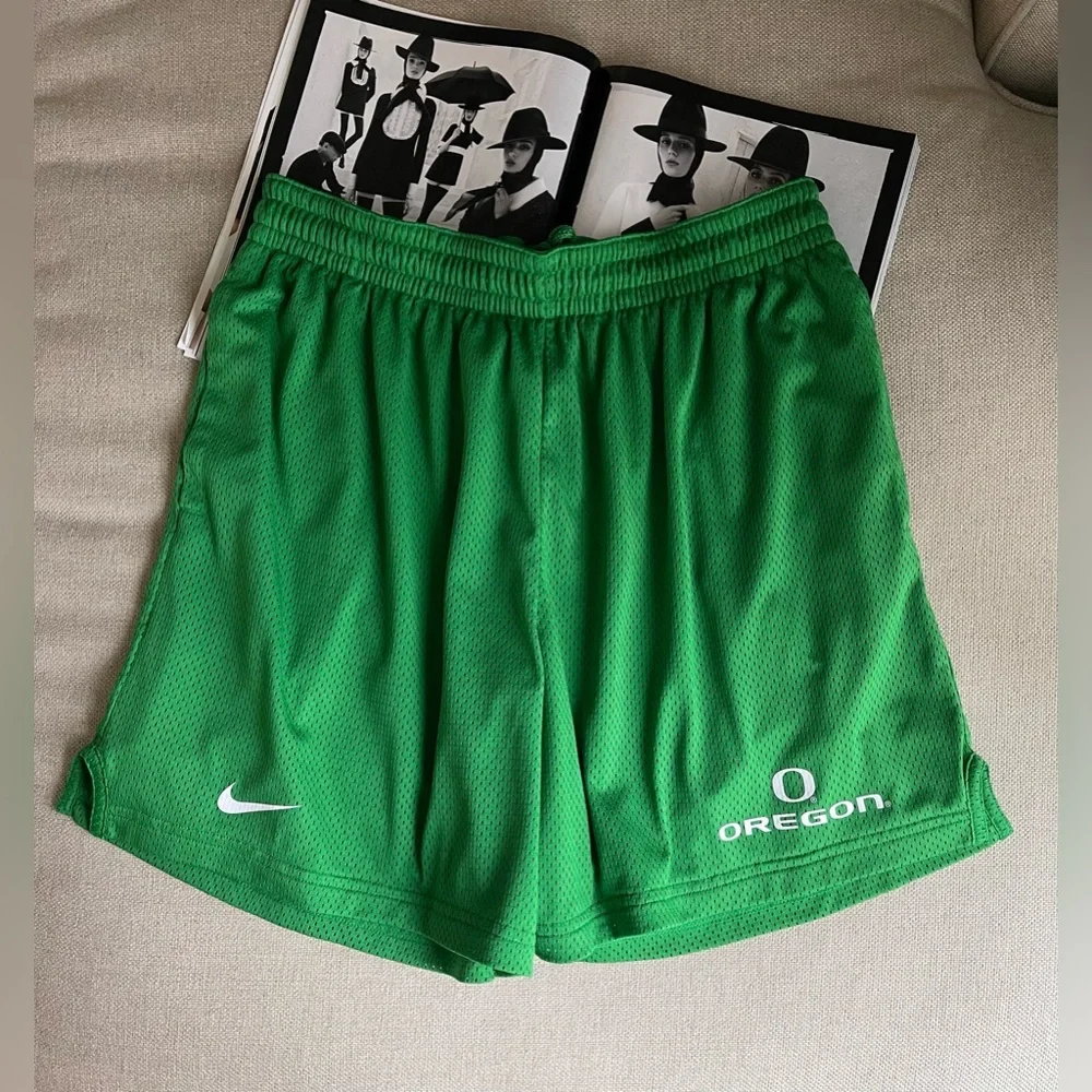 Men’s Nike College Dri-FIT Shorts Oregon Knit Mesh In Apple Green/White Size XXL